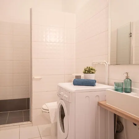 A20- Bp Modern Boutique