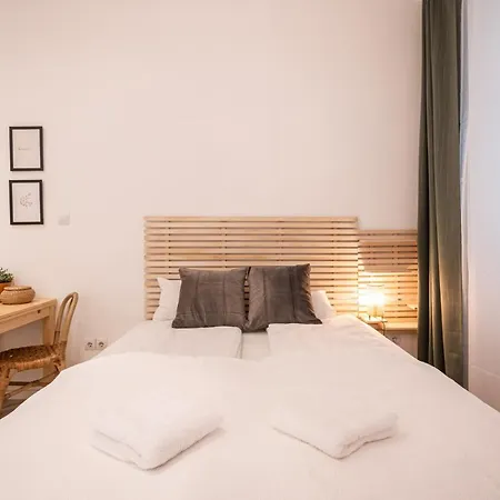 A20- Bp Modern Boutique * 布达佩斯